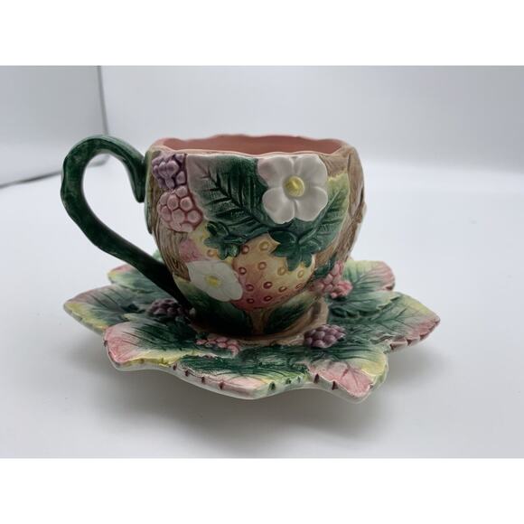 Fitz And Floyd 1991 White Flowers w/ Berries Steam Leaves TeaCup & Saucer 2 set - Picture 5 of 12